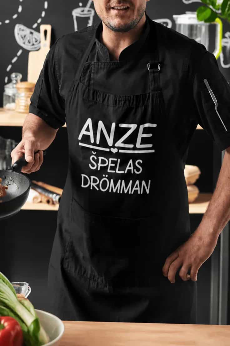 Förkläde drömman med namn – ANZE ŠPELAS DRÖMMAN