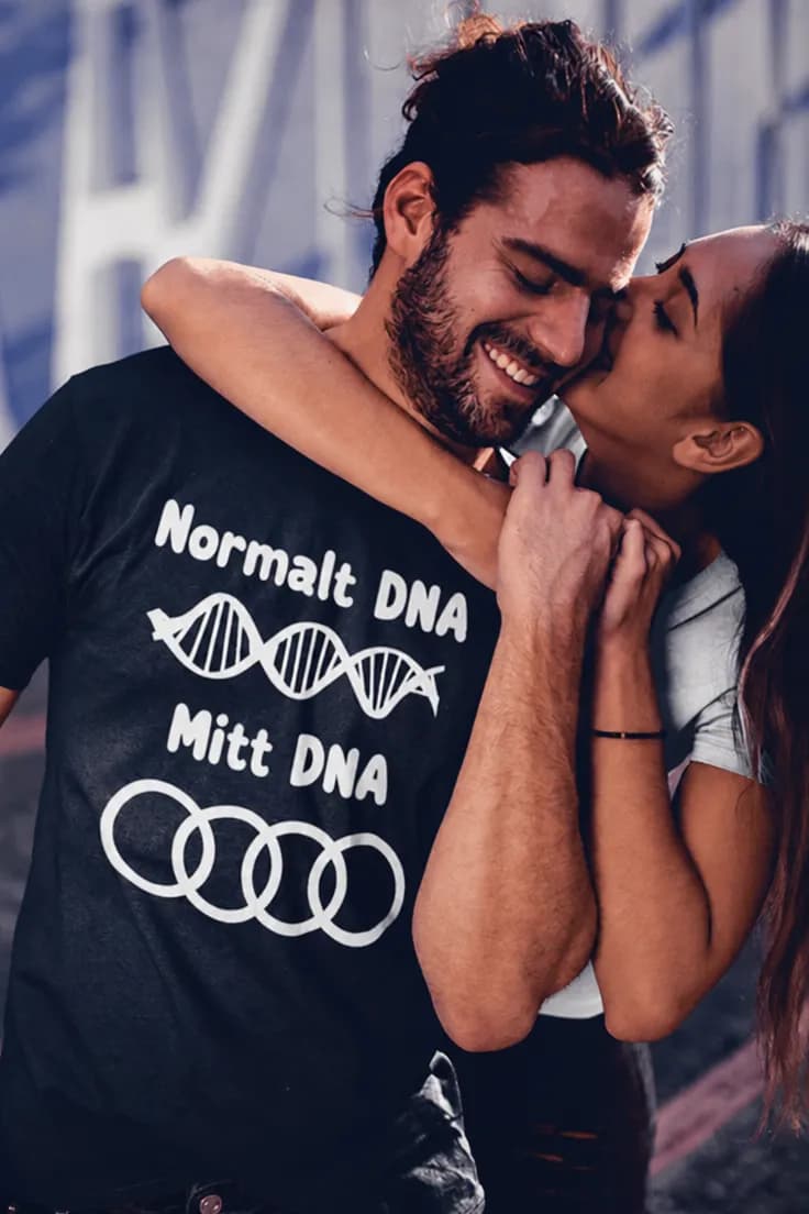 Rolig t-shirt Audi DNA – Normalt DNA Mitt DNA