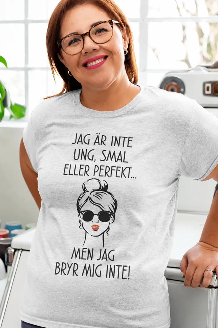Rolig t-shirt Bryr mig inte – JAG ÄR INTE UNG, SMAL