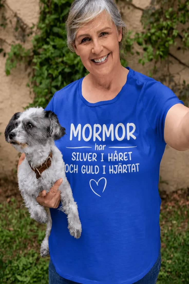 Rolig t-shirt Gyllene mormor – MORMOR har SILVER