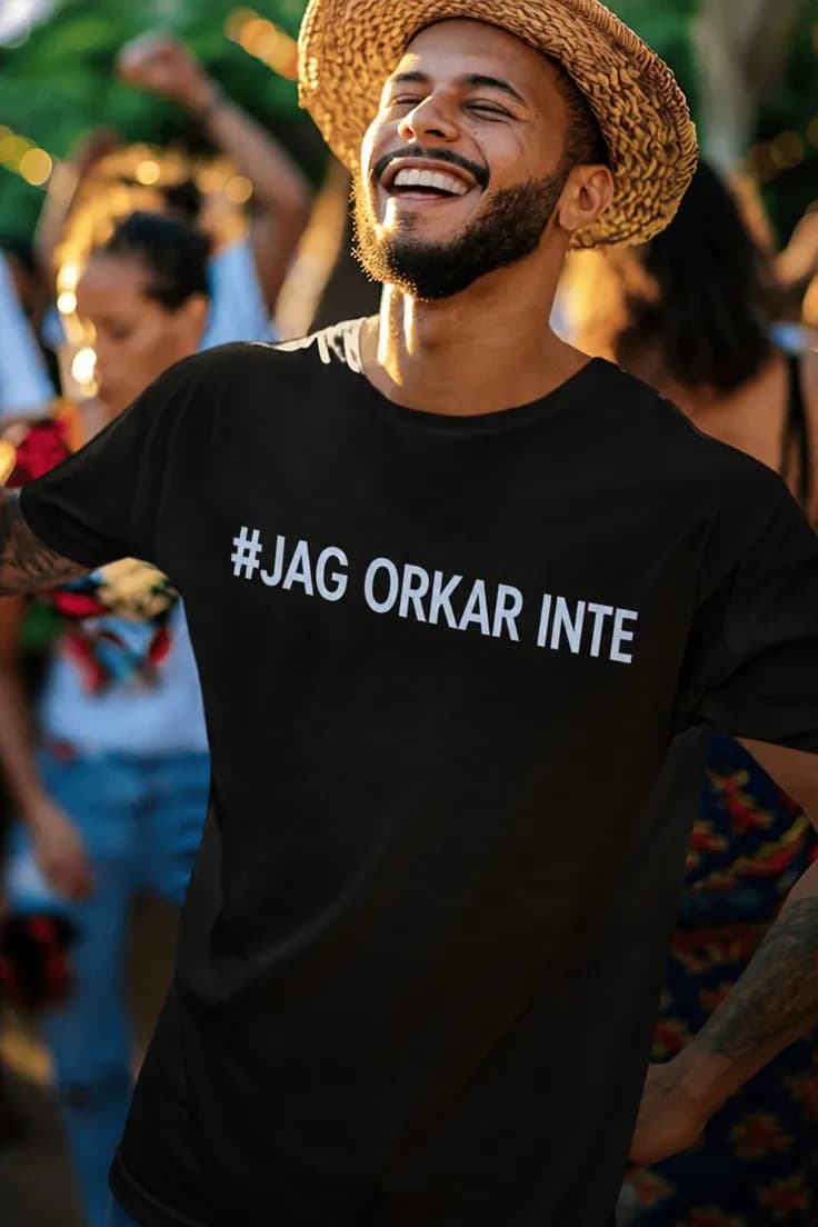 Rolig t-shirt Jag orkar inte – #JAG ORKAR INTE