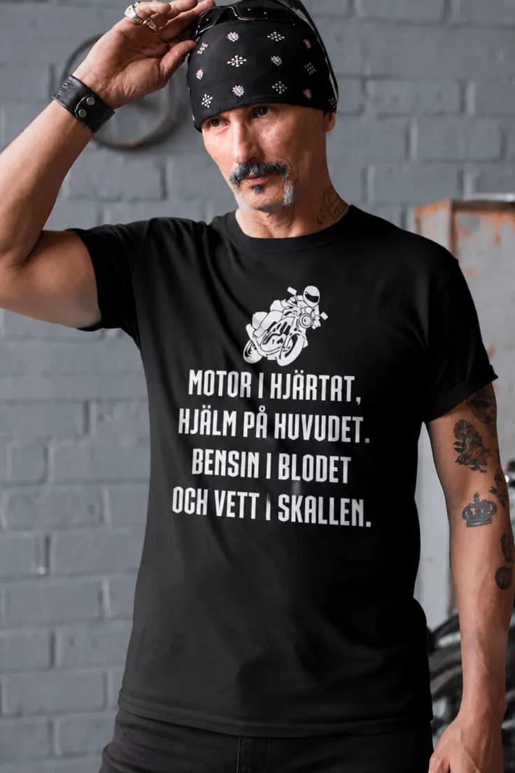 Rolig t-shirt Motor i hjärtat – MOTOR I HJÄRTAT