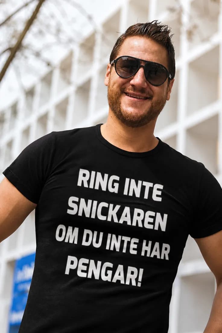 Rolig t-shirt Ring inte snickaren – RING INTE