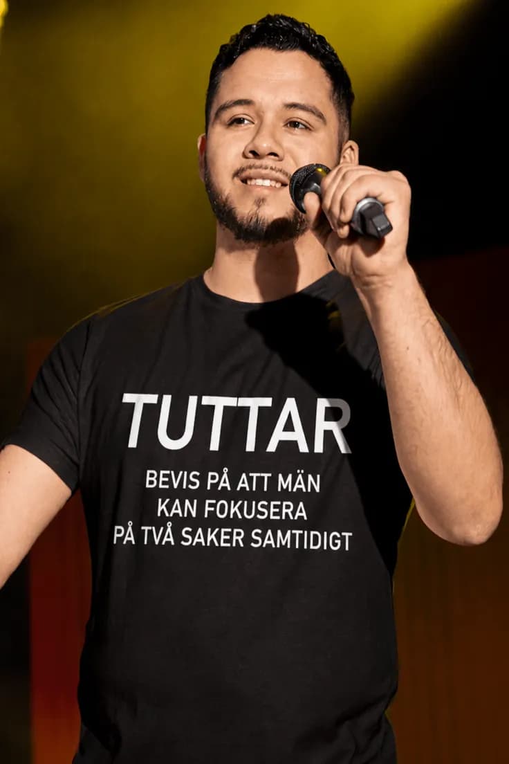Rolig t-shirt Tuttar och fokus – TUTTAR