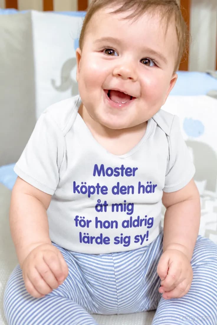 Baby-body Moster köpte den – Moster köpte den här