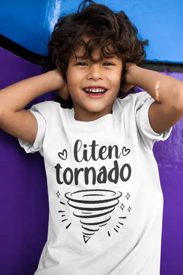 Barn t-shirt Liten tornado – liten tornado