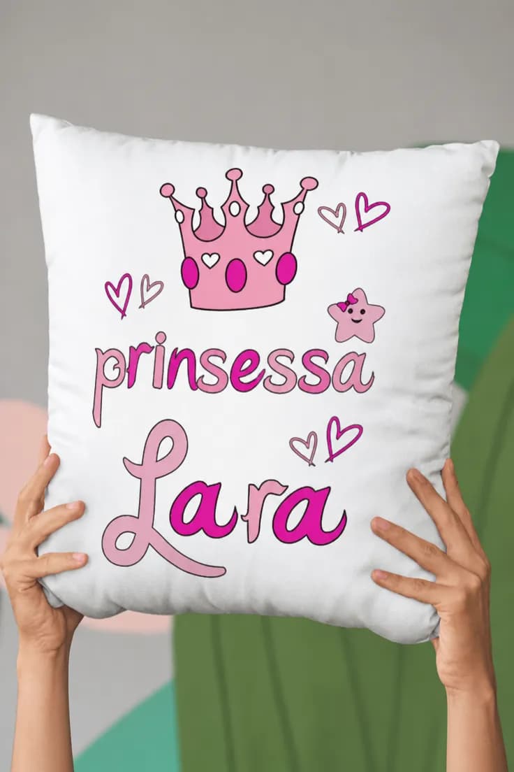 Dekorativ kudde prinsessa med namn – ♡♡ prinsessa Lara