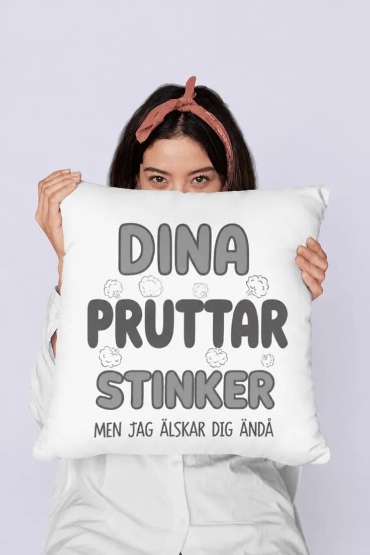 Dekorativ kudde Pruttar stinker ändå – DINA PRUTTAR