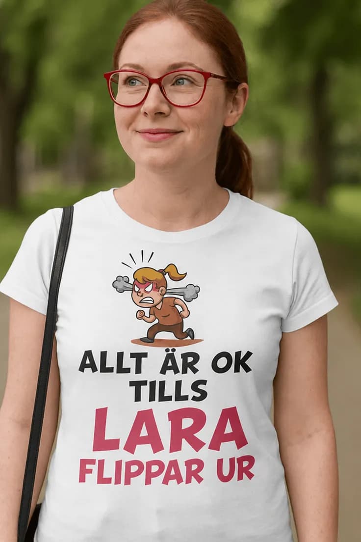 Rolig t-shirt Allt är ok med namn | ALLT ÄR OK