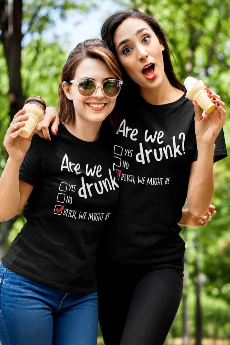 Rolig t-shirt Are we drunk – Are we YES ONO Are we