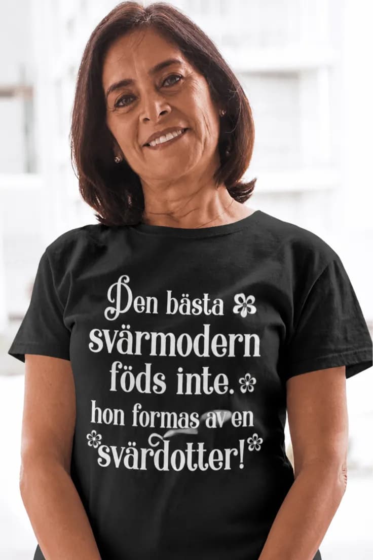 Rolig t-shirt Bästa svärmodern formas av svärdotter