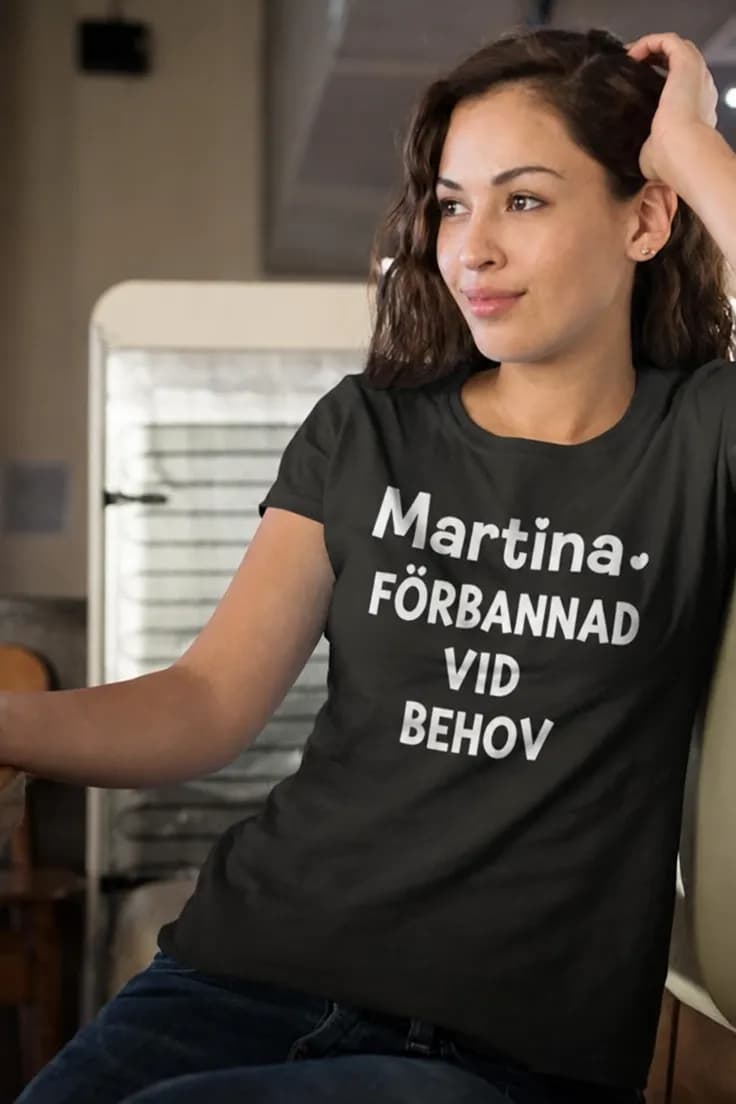 Rolig t-shirt Förbannad vid behov med namn