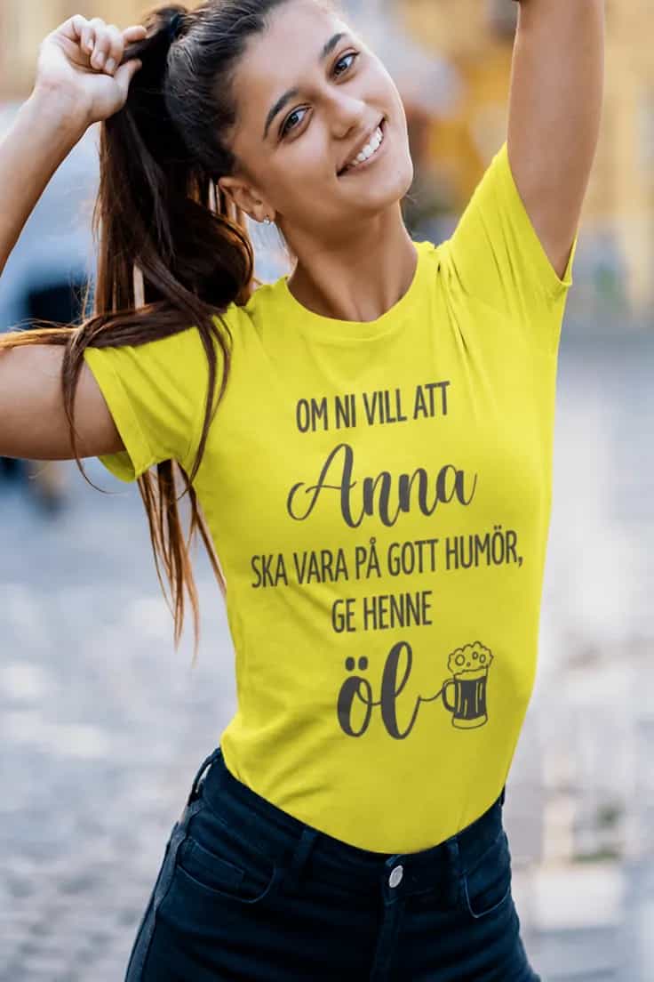 Rolig t-shirt Ge henne öl med namn | Anna