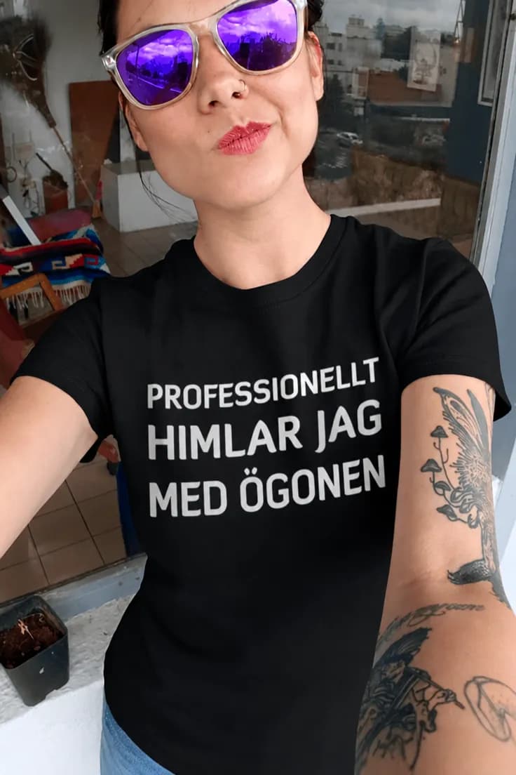 Rolig t-shirt Himlar med ögonen – PROFESSIONELLT