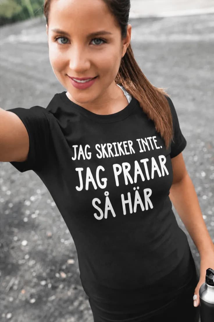 Rolig t-shirt Jag skriker inte – JAG SKRIKER INTE.