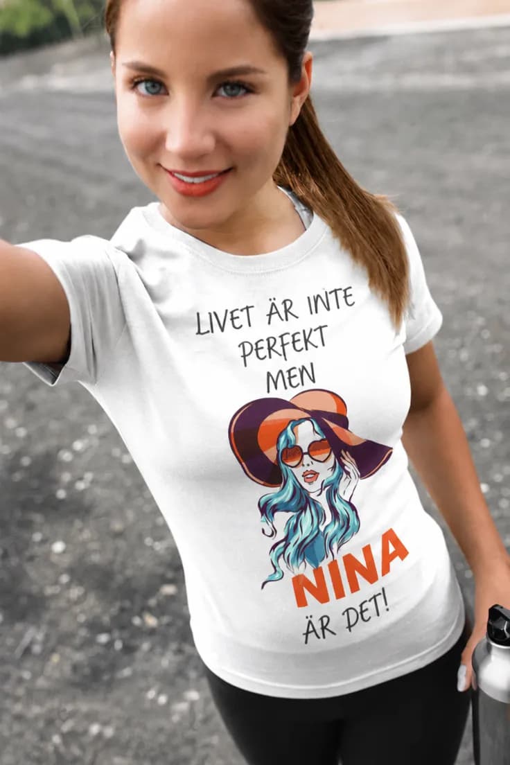 Rolig t-shirt Livet är perfekt med namn