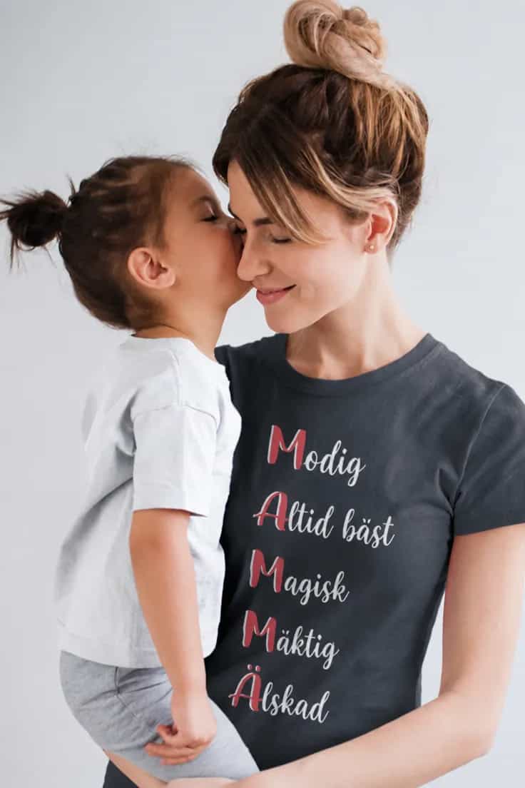 Rolig t-shirt Mamma initialer – Modig Alltid bäst