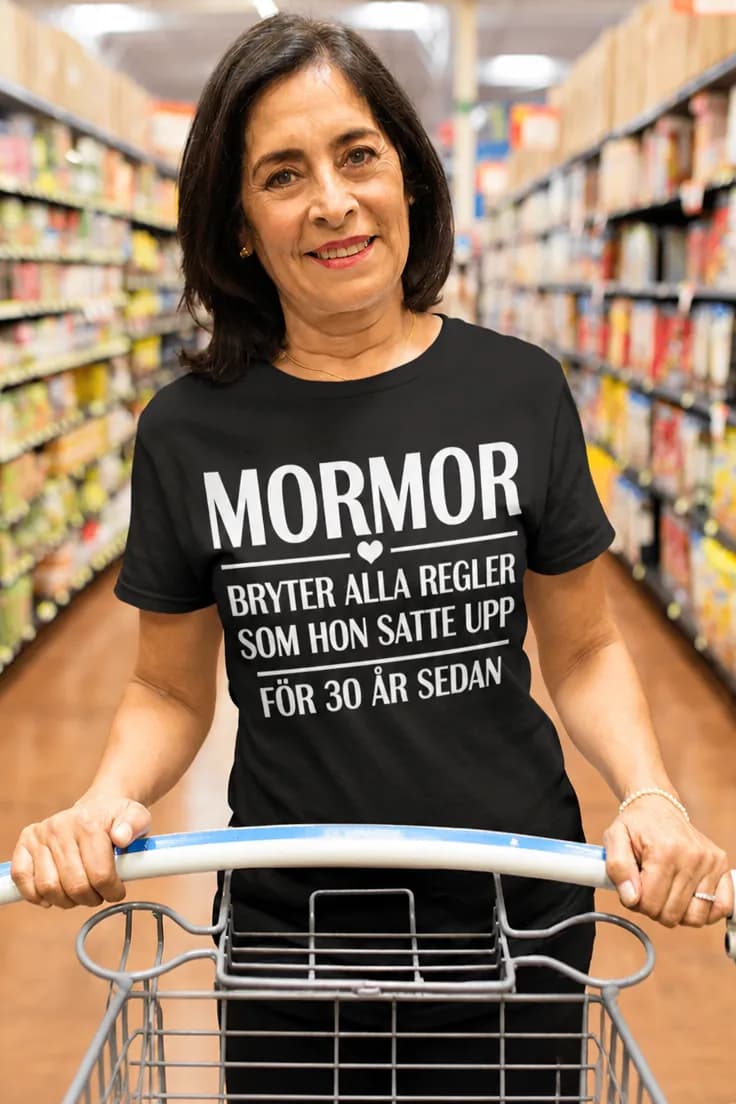 Rolig t-shirt Mormor bryter gamla regler