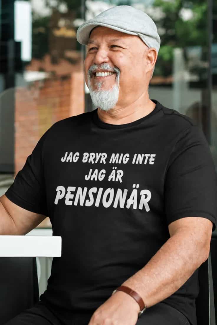 Rolig t-shirt Pensionär bryr sig inte
