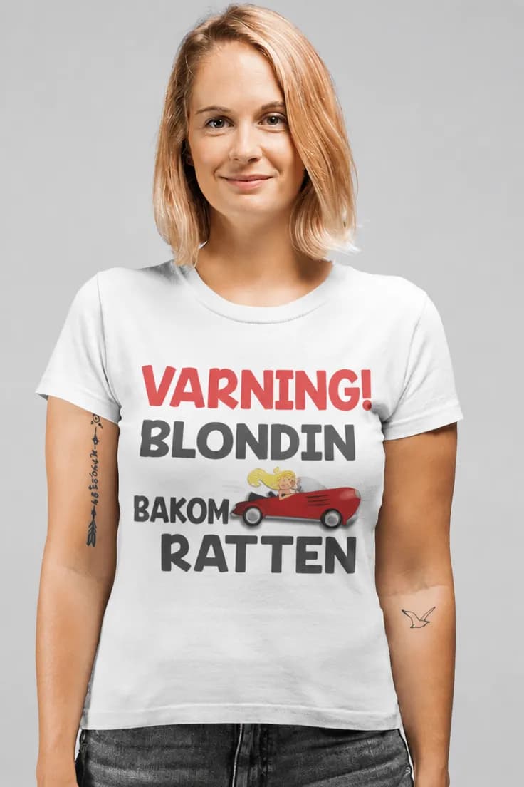 Rolig t-shirt Varning blondin vid ratten