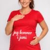 Gravid-t-shirt "Jag kommer i juni" – röd